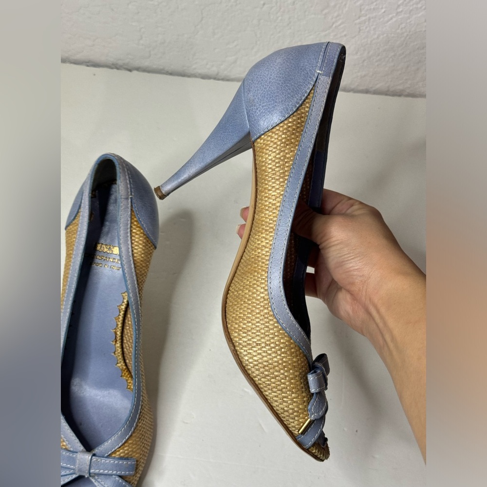 Vintage Moschino Cheap and Chic Baby Blue and Woven Straw Heels with Bow Sz 40 - Picture 11 of 12